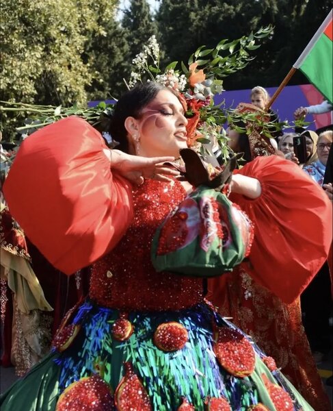 Elza fərqli geyim və obrazı ilə - FOTOLAR