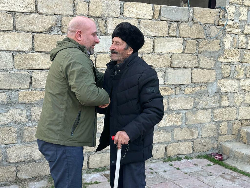 Bir fotosu ilə məşhurlaşan Sərvərə ev müjdəsi - FOTO