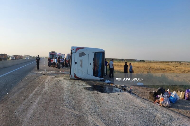 Hacıqabulda sərnişin avtobusu aşdı - 30-dan çox yaralı var - YENİLƏNİB