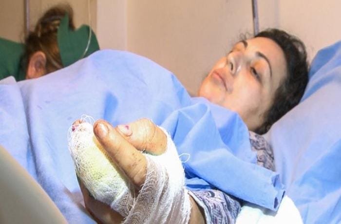 Şizofreniya xəstəsinin gəlinlərini öldürmək cəhdi: İki övladı qaçıb, beş yaşlı uşaq isə... - FOTO