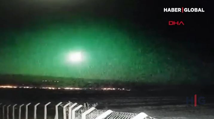Türkiyə səmasında görünən meteorit gecəni gündüzə çevirdi – VİDEO