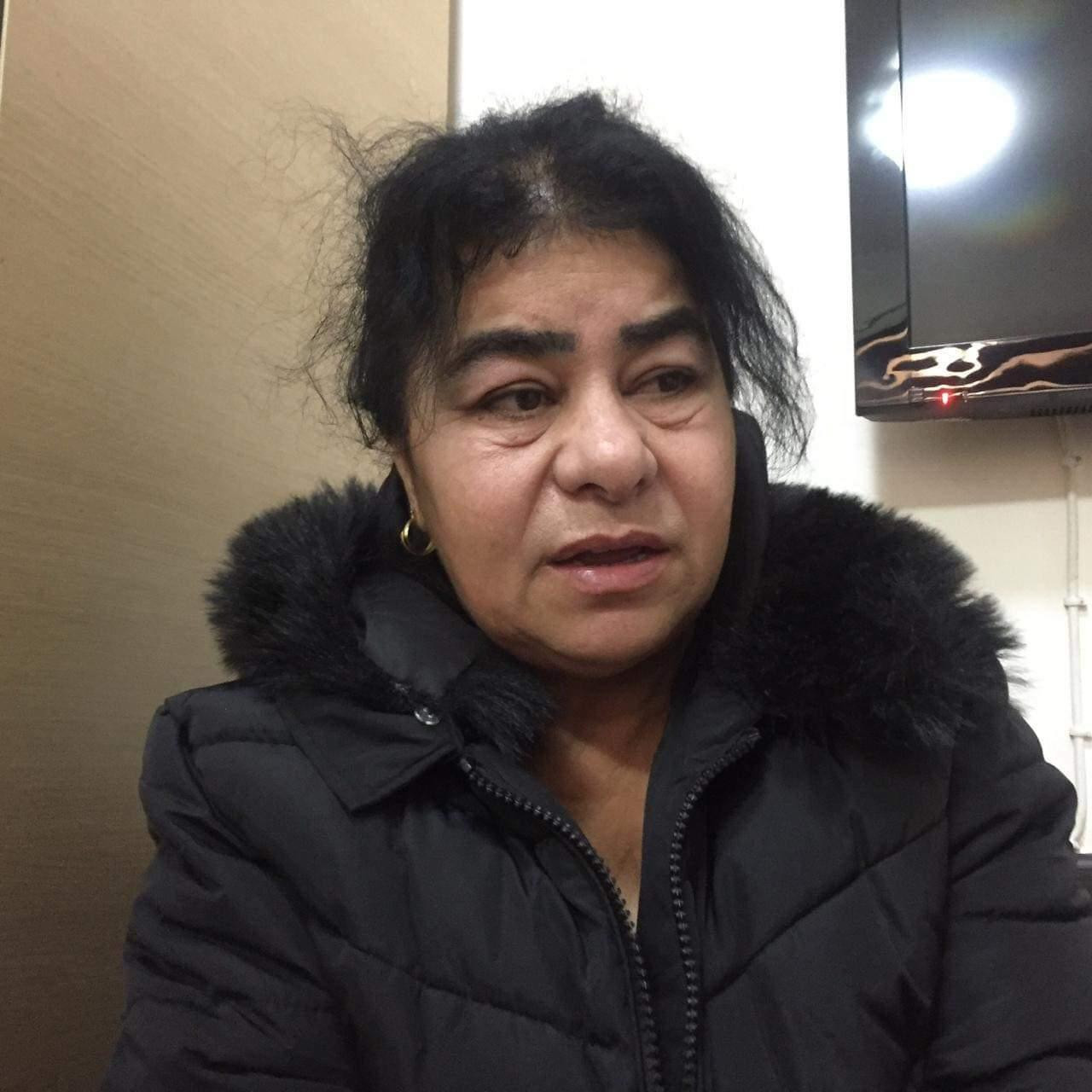 Məktəbdə uşaq oğurluğu ilə məşğul olduğu deyilən qadın polis idarəsinə gətirildi - FOTO