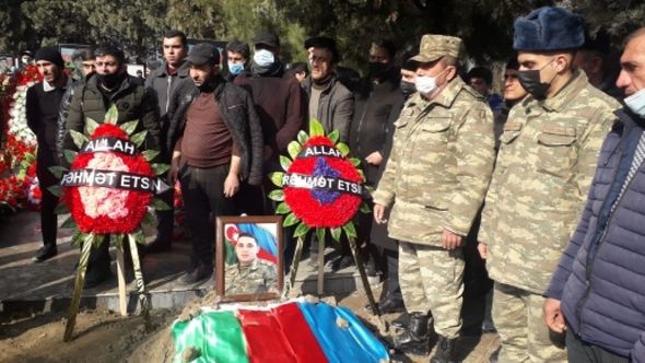 Murovdağ döyüşlərində itkin düşən şəhidimiz Kürdəmirdə dəfn olundu - FOTO
