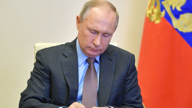 Putin azərbaycanlı həkimi təltif etdi