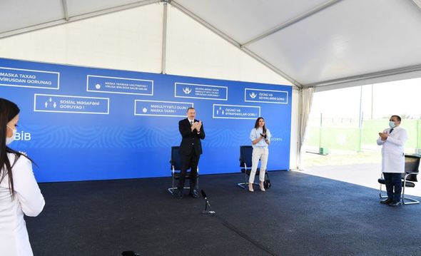 İlham Əliyev və Mehriban Əliyeva üç modul tipli xəstəxananın açılışında - FOTO