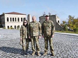 Prezident Zəfər Günü münasibətilə Şuşada təşkil olunan tədbirdə iştirak edib - FOTOLAR