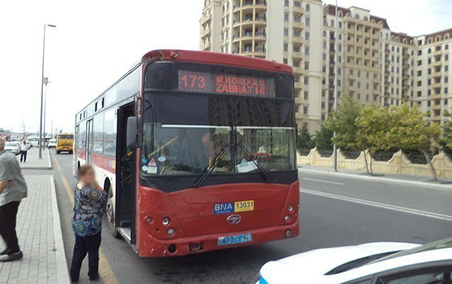 Qadının avtobusdan yıxılaraq öldüyü hadisənin təfərrüatı