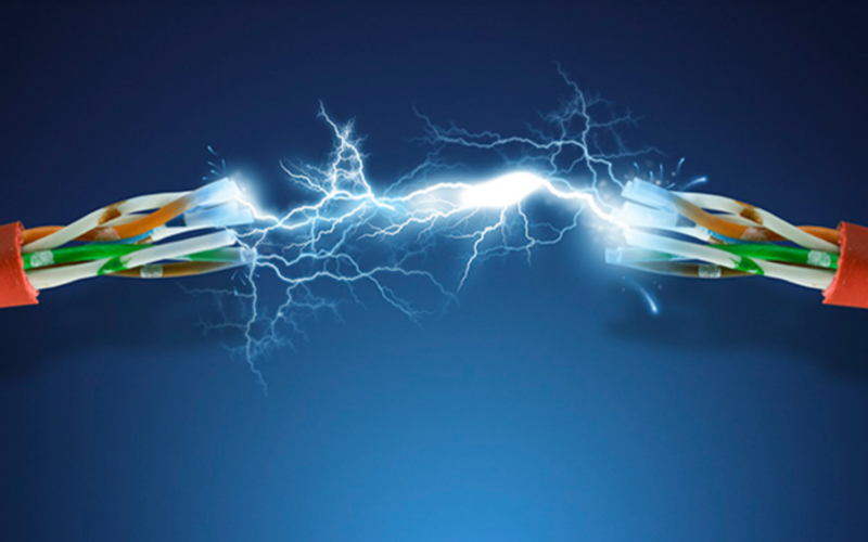 Yevlaxda azyaşlını cərəyan vurdu