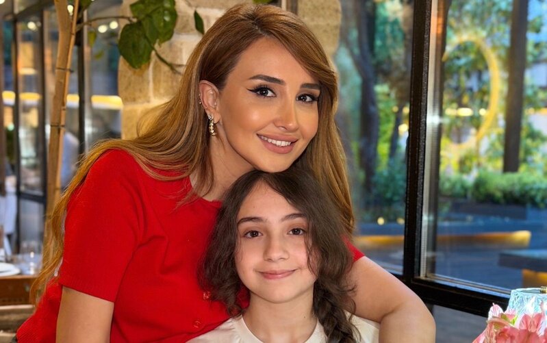 Məşhur aparıcıdan qızına duyğusal təbrik - FOTOLAR