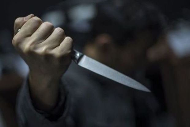 Bakıda kişi ilə qadın bir-birini bıçaqladılar - qadının gözü çıxdı