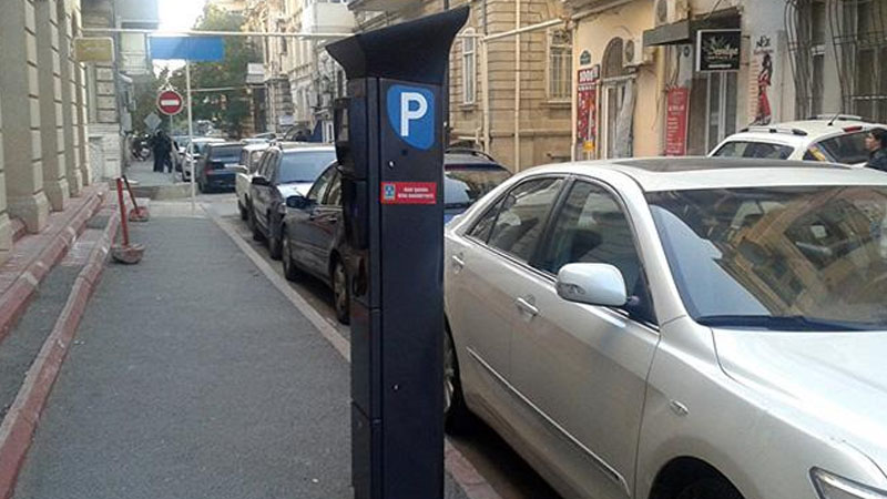 Bakının həllini tapmayan parkinq dərdi - Sürücülərdən yığılan milyonlar kimlərin cibinə axır?