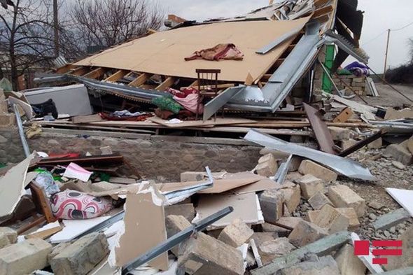 İsmayıllıda evdə partlayış baş verib, bir ailənin üç üzvü yanıq xəsarəti alıb - FOTO