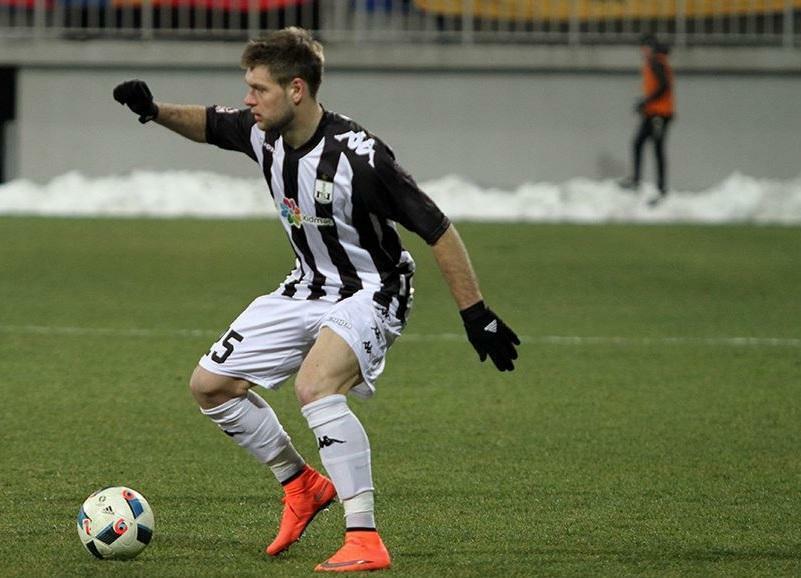 "Neftçi" daha bir futbolçusu ilə YOLLARINI AYIRDI