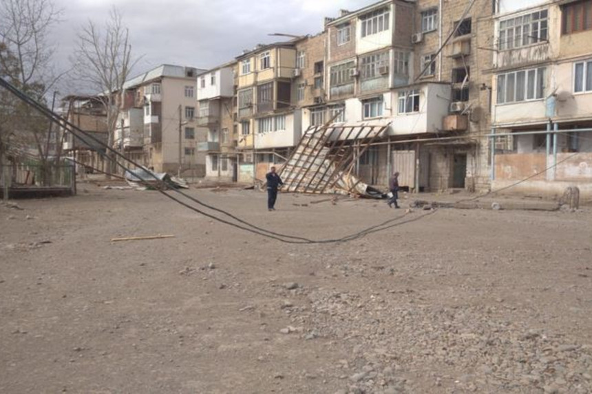 Güclü külək Gəncədə qaz xətlərini və sayğacları zədələyib