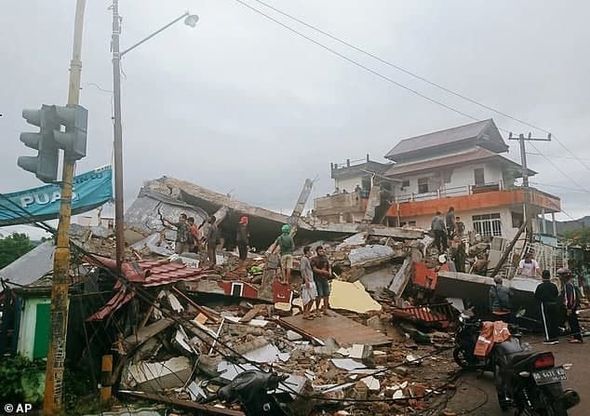 İndoneziyada dəhşətli zəlzələ: 600 yaralı – FOTO/VİDEO