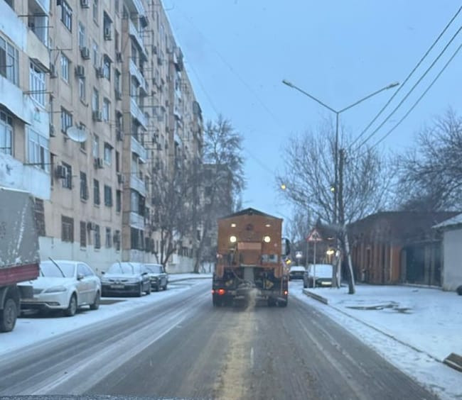 Paytaxta yenidən yağan qarın təmizlənməsi işləri davam edir - FOTOLAR