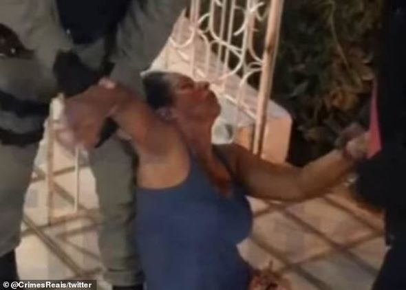 Beş yaşlı qızına şeytan girdiyini deyən qadın övladını vəhşicəsinə öldürdü - FOTO