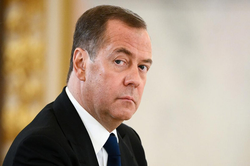 Medvedev: Ağ Evdə 