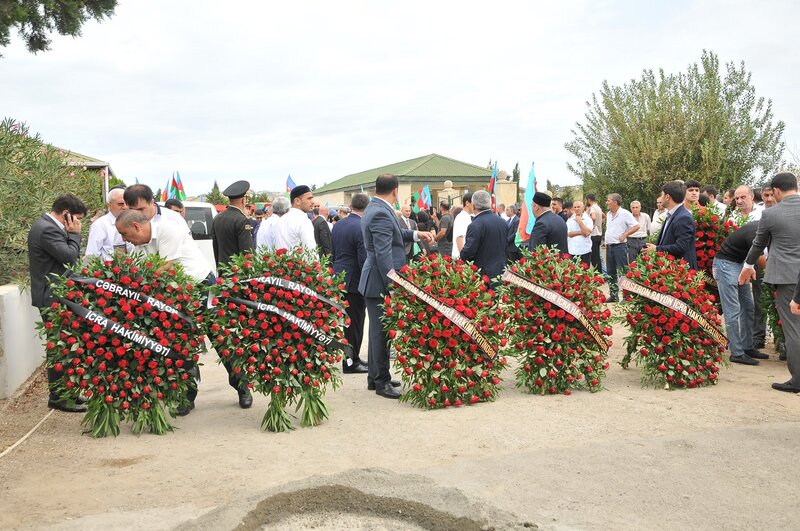 Abşeronda Birinci Qarabağ Müharibəsi şəhidləri dəfn edildilər - FOTOLAR