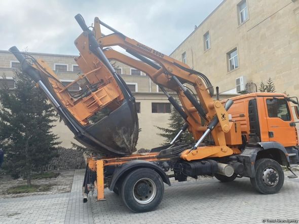 Yasamalda ağaclar niyə köçürülür? - Nazirlikdən CAVAB + FOTO