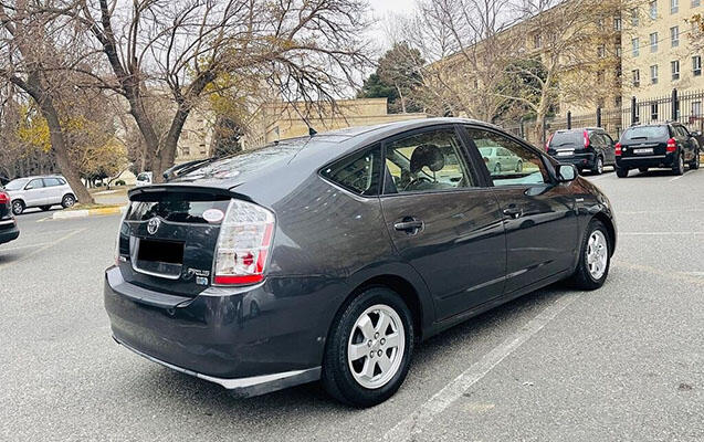 Məktəbli qızlara sataşan 'Prius' sürücüsü tutuldu - 'Pəncərəni endirib 9-ci sinifdə oxuyan qıza