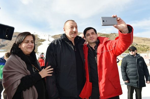 İlham Əliyev və Mehriban Əliyeva "Şahdağ" Turizm Mərkəzində - YENİLƏNİB+FOTO