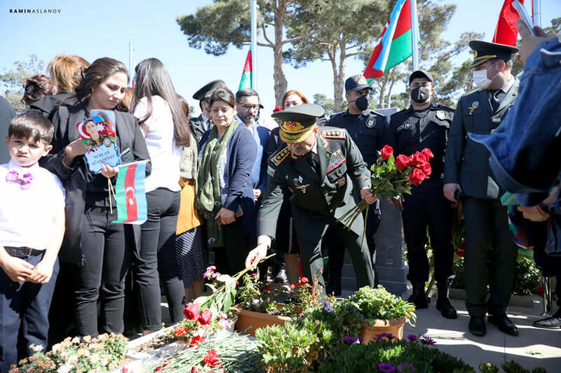 Gözü yaşlı ana, cavankən qocalan şəhidin həyat yoldaşı - Bu günün ağrısı FOTOLARDA