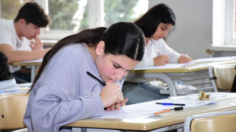 1, yoxsa 15 sentyabr - Məktəblər nə vaxt açılacaq?