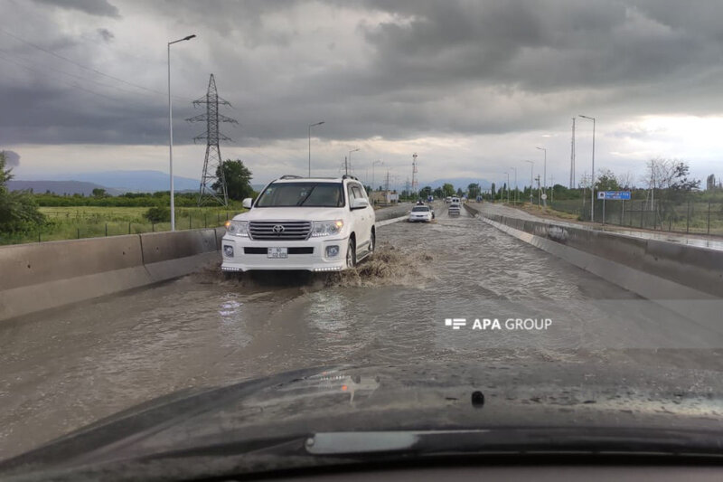 Quba-Xaçmaz yolunu sel basdı - FOTO