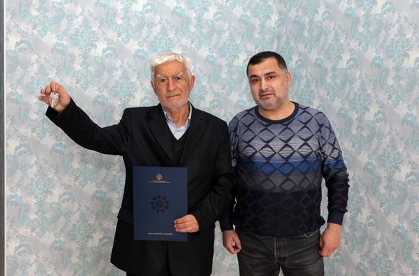 Bir qrup şəhid ailəsi və Qarabağ müharibəsi əlili mənzillərlə təmin edildi - FOTO