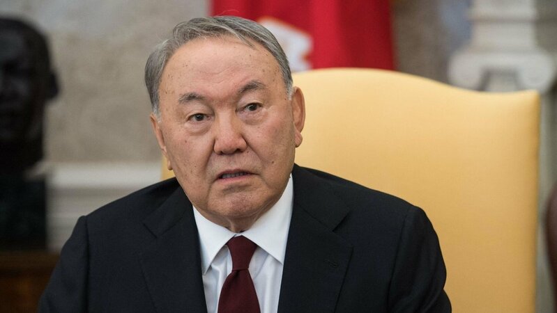 Qazaxıstan Nazarbayevlə bağlı maddəni cinayət məcəlləsindən ÇIXARIR