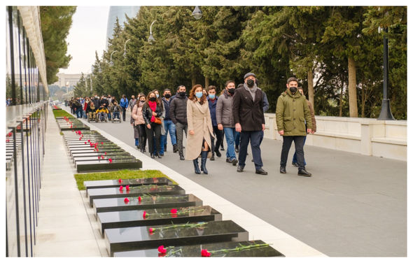 Gənclər bayramlarını Ulu Öndər və Şəhidlərimizi yad etməklə qeyd etdilər - FOTO