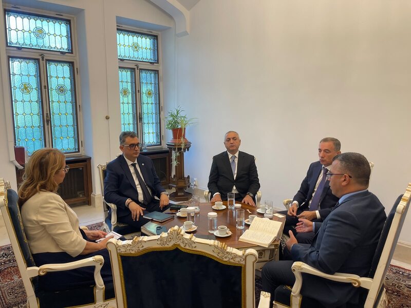 Elçin Yusubov Qarabağ bölgəsinin Rumıniya regionları ilə əlaqələrinin qurulmasını müzakirə edib - FOTOLAR