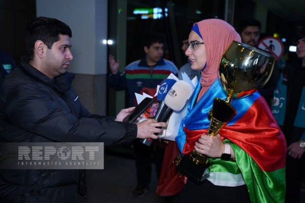 Dünya çempionu olmuş Azərbaycan şahmatçısı Vətənə qayıtdı