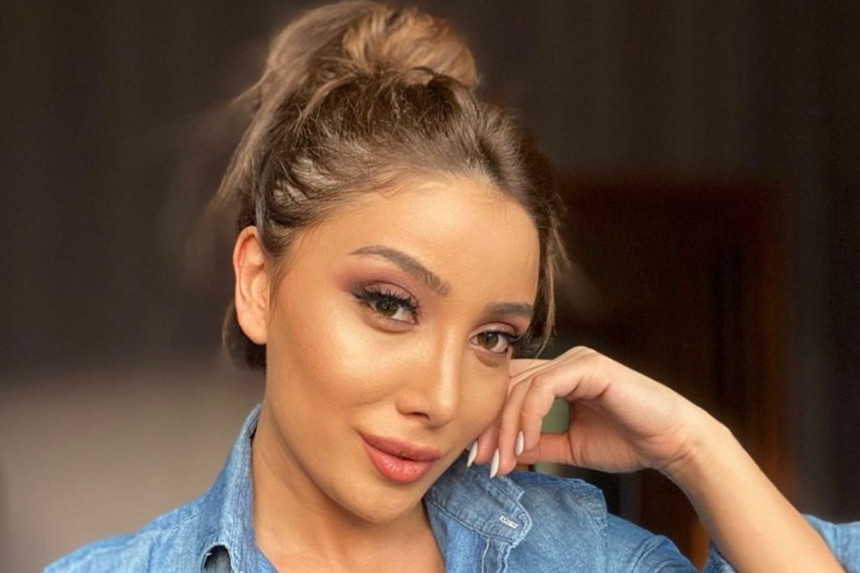 "Şou əhli ilə yaxın olduqca, problem çoxalır" - Günay