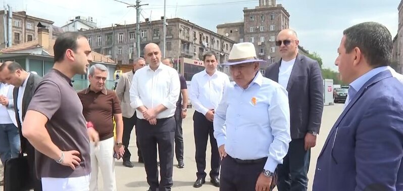 Paşinyan Ukraynanın bərpasına... 