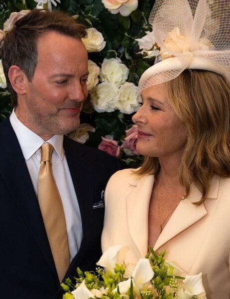 69 yaşlı məşhur aktrisa ərə getdi - FOTOLAR