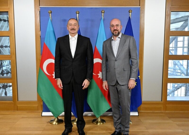Şarl Mişel İlham Əliyevə zəng etdi