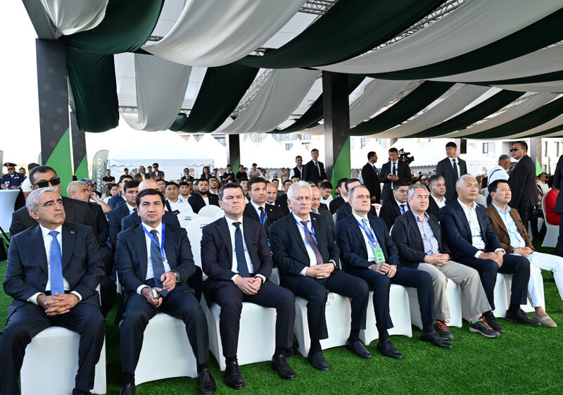 Prezident həmkarları ilə qolf oynadı - Fotolar
