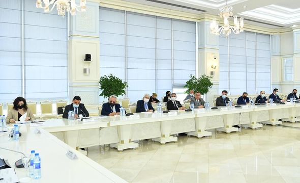 Dövlət büdcəsinin icrası komitə iclasında müzakirə edilib – FOTO