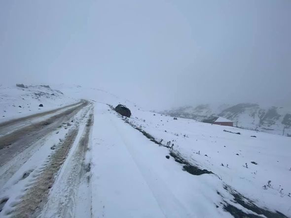 Talış dağlarına qar yağdı, maşınlar yolda qaldı - FOTO/VİDEO
