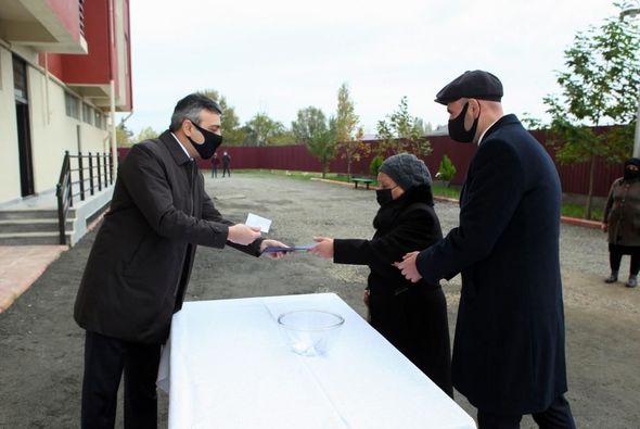Daha üç rayonda şəhid və Qarabağ müharibəsi əlillərinə ev verildi - FOTO