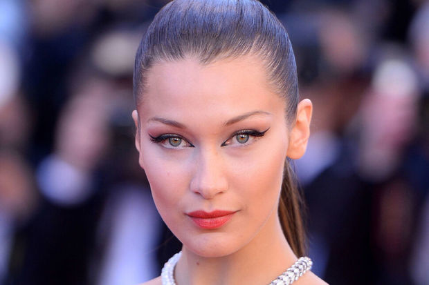 Bella Hadid keçəl robota çevrildi - FOTO