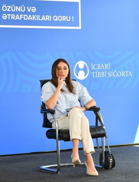 İlham Əliyev və Mehriban Əliyeva üç modul tipli xəstəxananın açılışında - FOTO