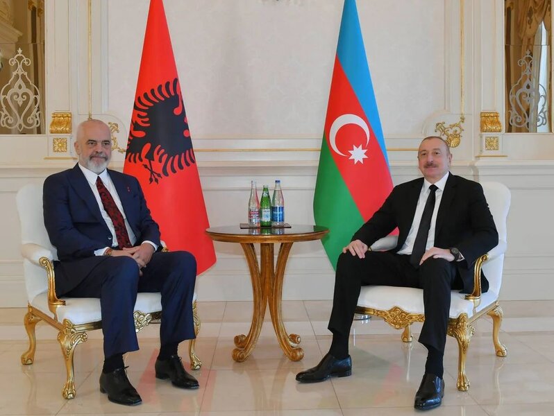 Edi Rama İlham Əliyevi təbrik etdi