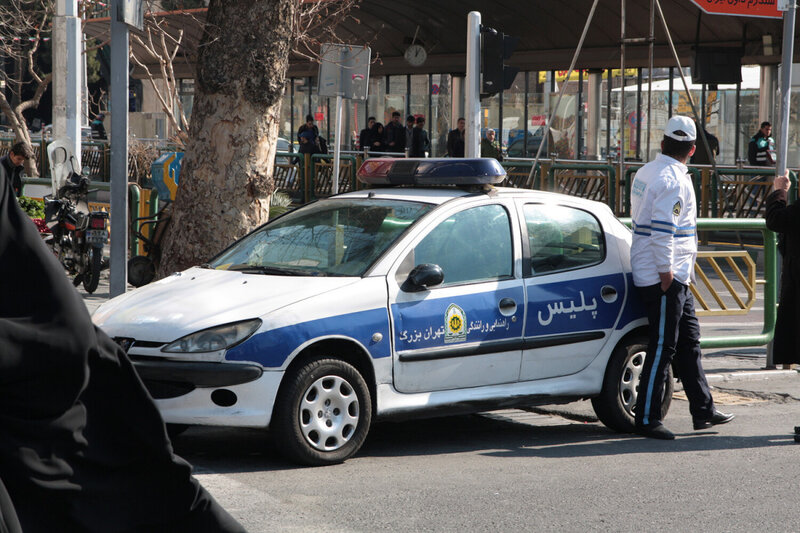 İranda iki polis məntəqəsinə hücum oldu 