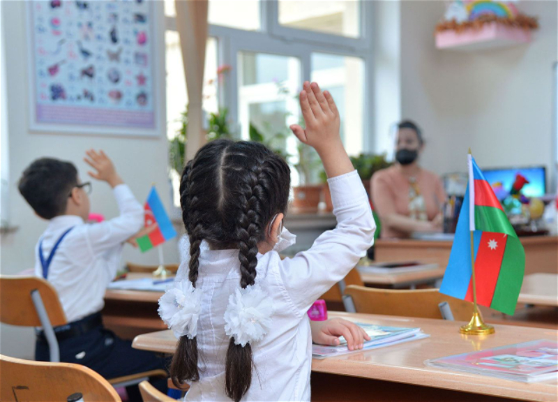 Makiyaj edib dərsə gedən şagirdin atası həbs edildi