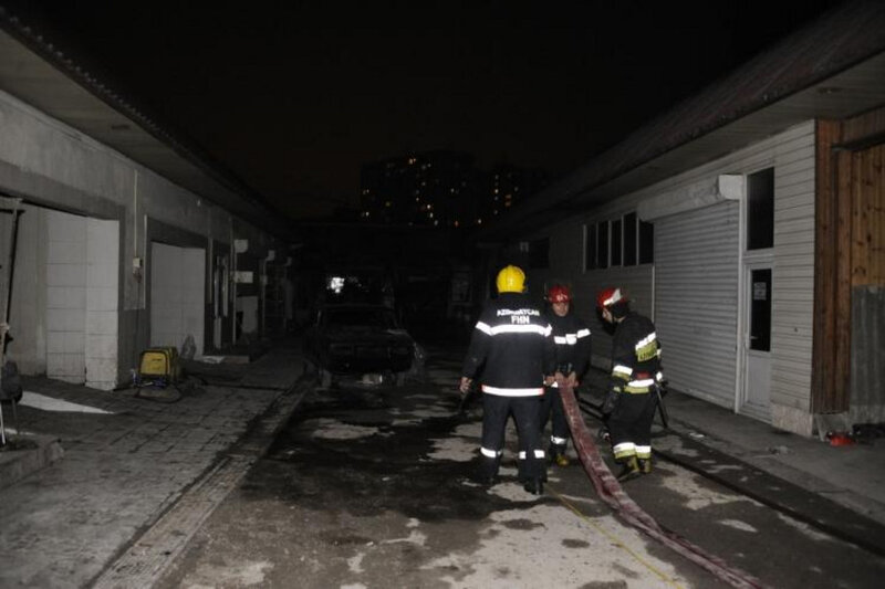 Bakıda avtomobil təmiri sexi yanıb