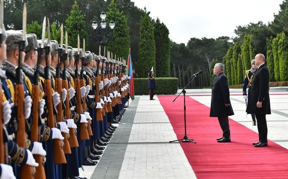 İlham Əliyev İordaniyanın kralını qarşıladı - FOTO