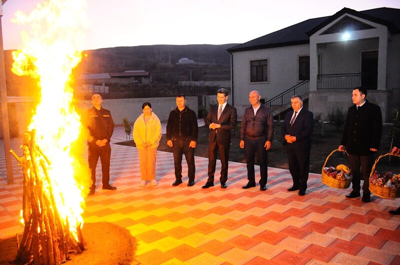 Naftalanda Şəhid ailələri ilə birgə Novruz tonqalı yandırılıb - FOTOLAR